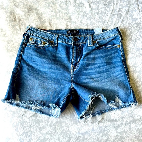 True Religion Jayde Midrise Classic Short, size 34 - Picture 1 of 5